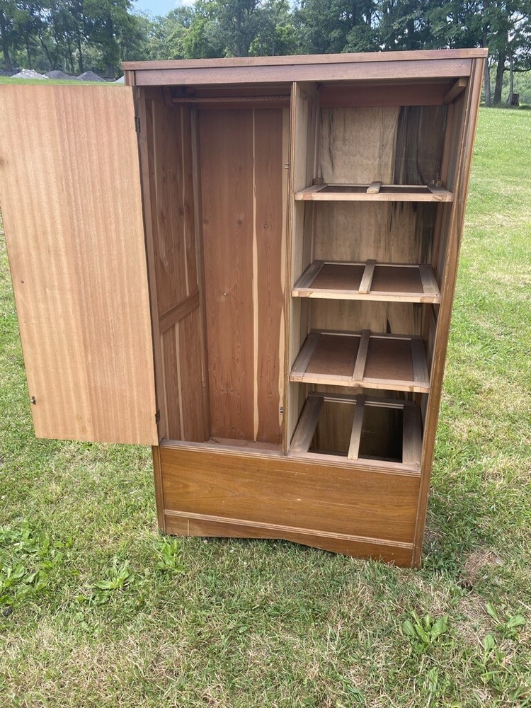 Armoire/Wardrobe