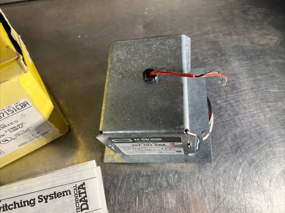 Nos Surplus HUBBEL 257151CBA CONTROL UNIT