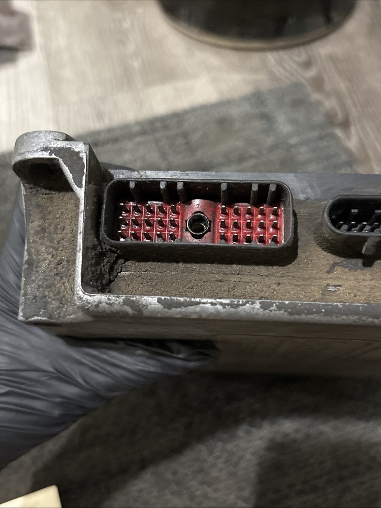 DETROIT DDEC III ENGINE CONTROL MODULE P23518743