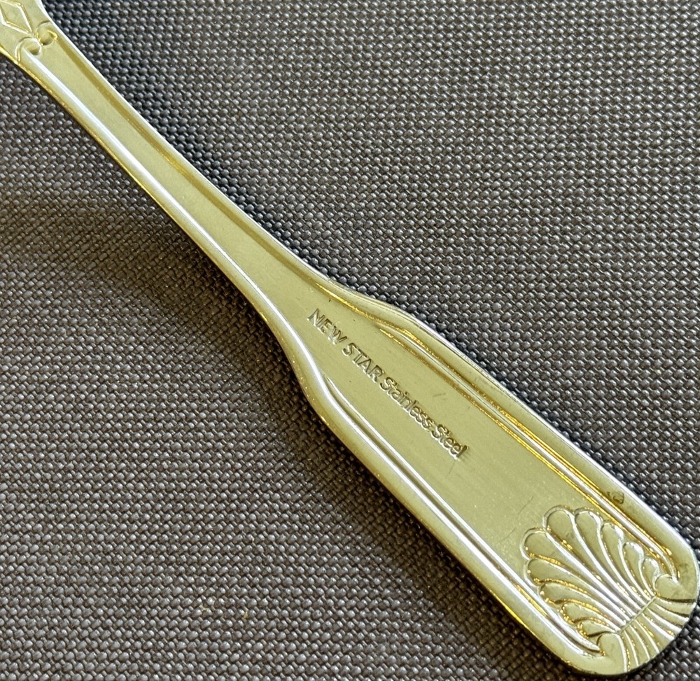 New Star Foodservice Shell Pattern Stainless Flatware 34-Piece Flatware Set
