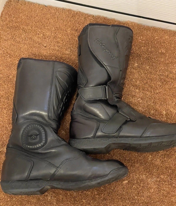 MOTORCYCLE BOOTS Precport  size 8 Uk