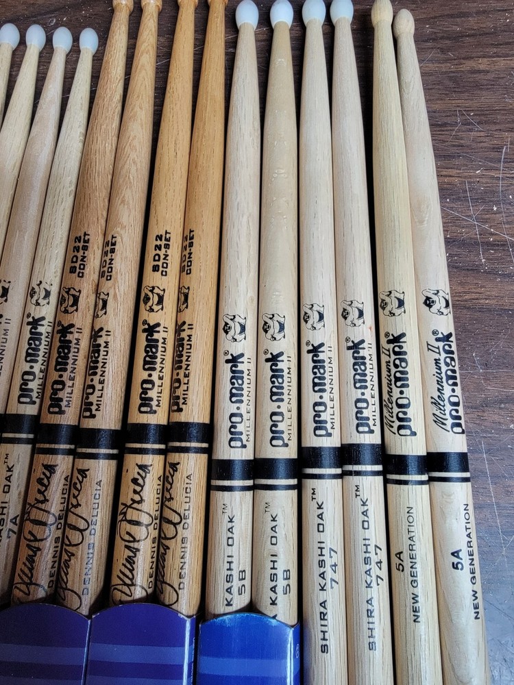 PRO-MARK OAK DRUMSTICKS 8 PAIRS