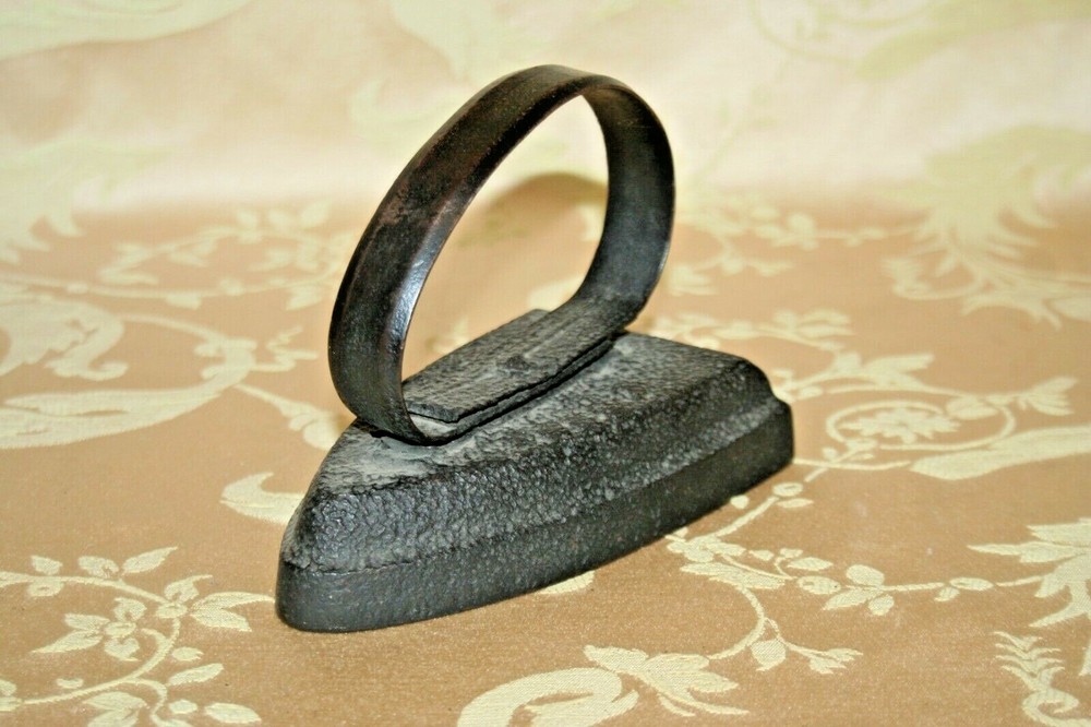 Antique Cast Iron 6" Long Primitive Sad Iron w/ Handle c. 1900