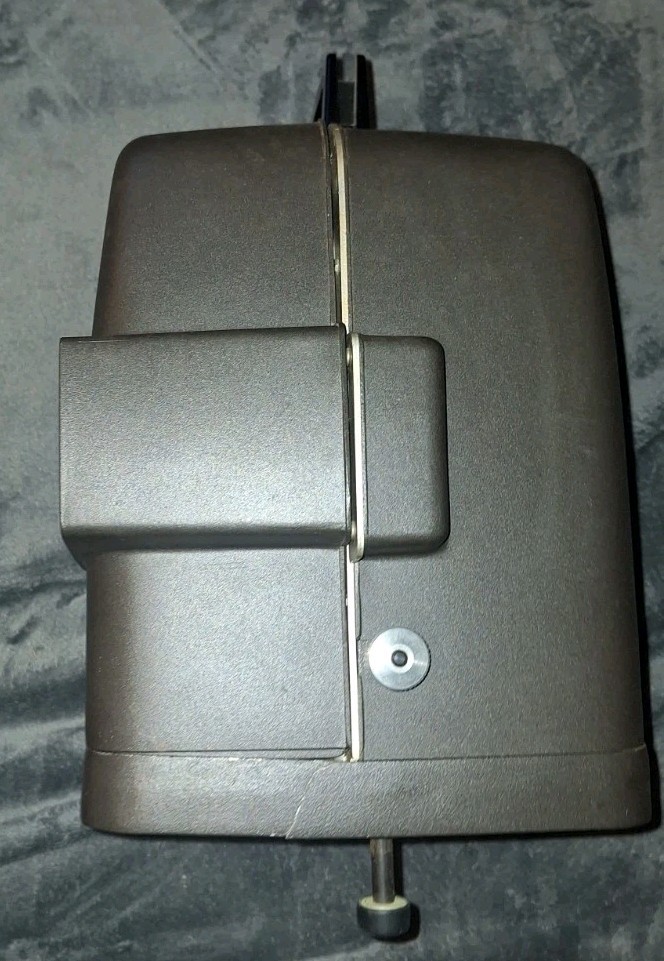 Bell & Howell 346A Super 8 AutoLoad Projector Motor Engages Needs Service
