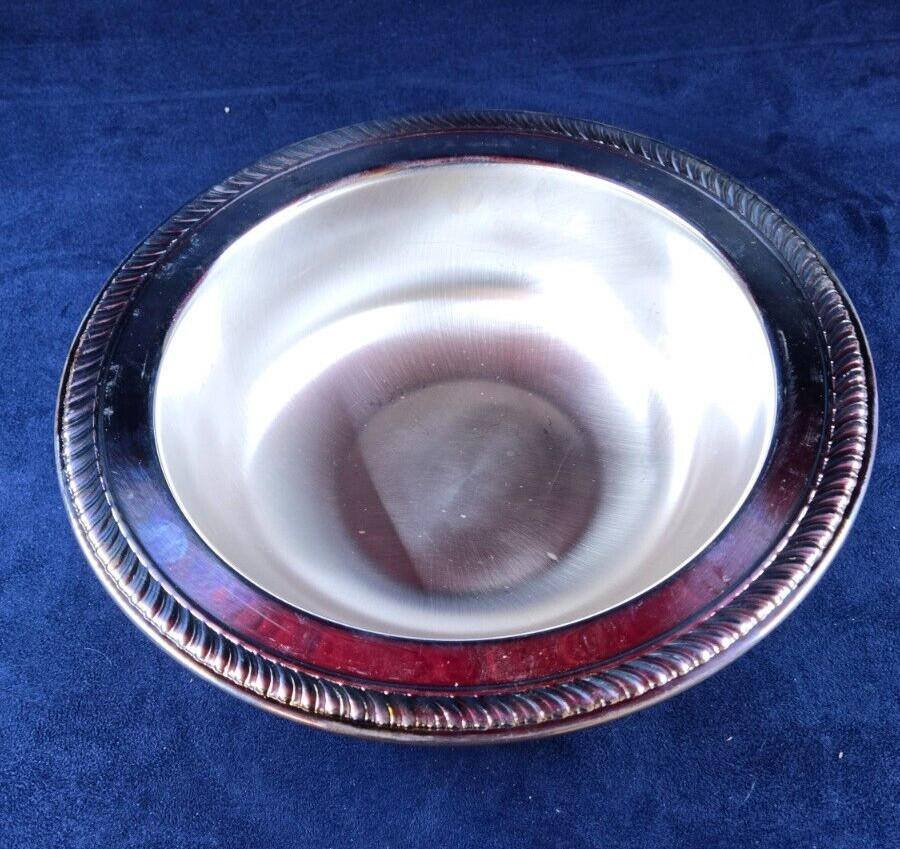 FB Rogers Silver Co. silverplated serving bowl 10-1/2” x 3"H