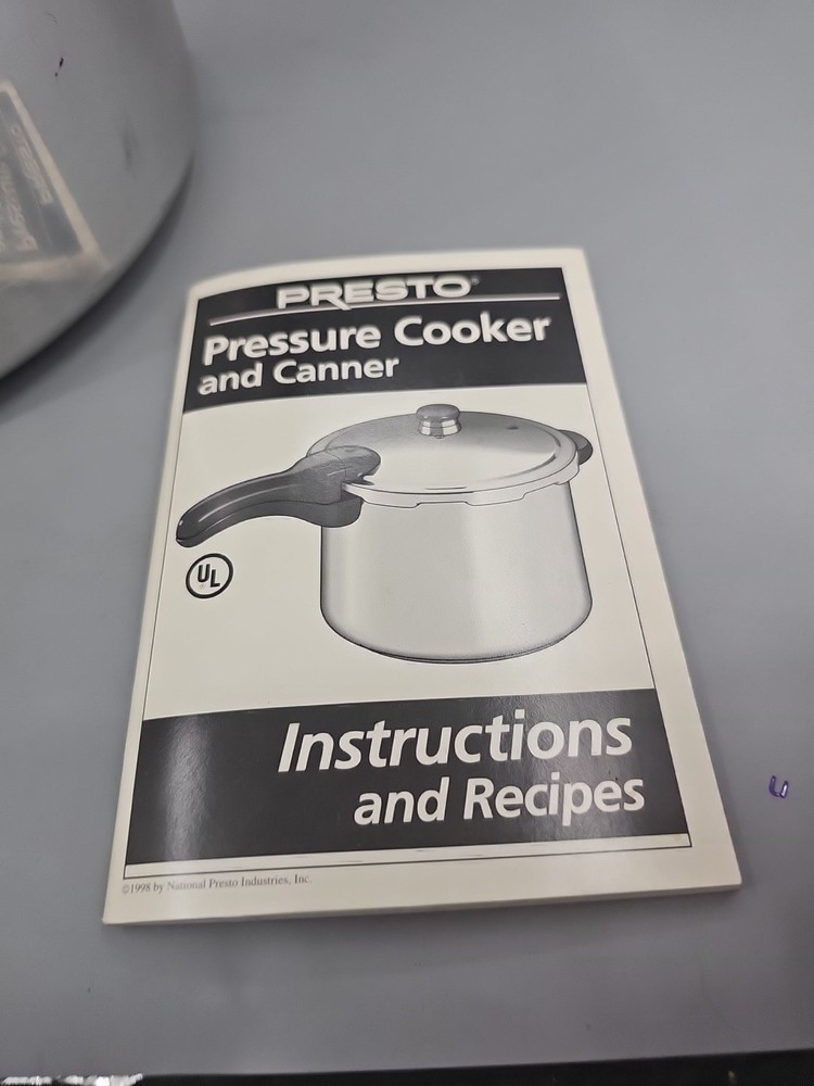 Vintage Presto Model 01282 8-Quart Pressure Cooker