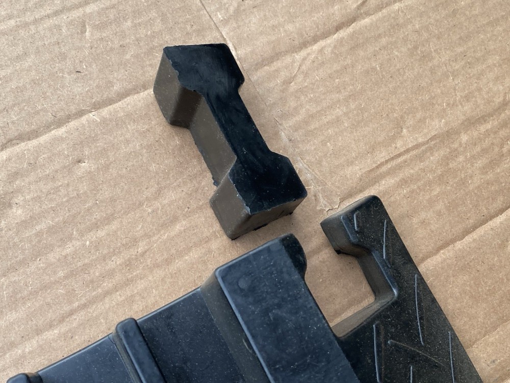 Pyle Cable Ramp End Cap Finish Piece for PCBLCO105 ( PCBLEN105ENDCP01 )