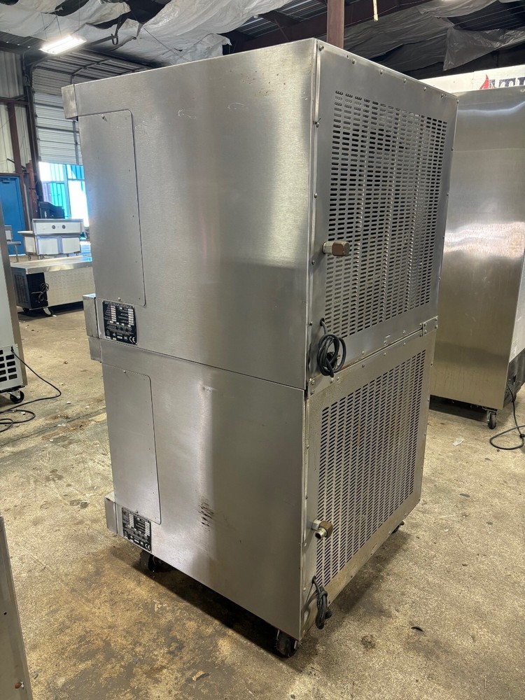 BAKERS PRIDE DOUBLE STACK GAS OVEN CYCLONE SERIES