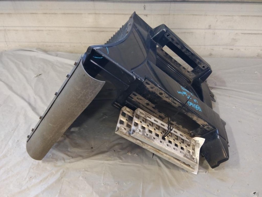 For 2012 VOLVO VNL SIDE FAIRING Left , MD