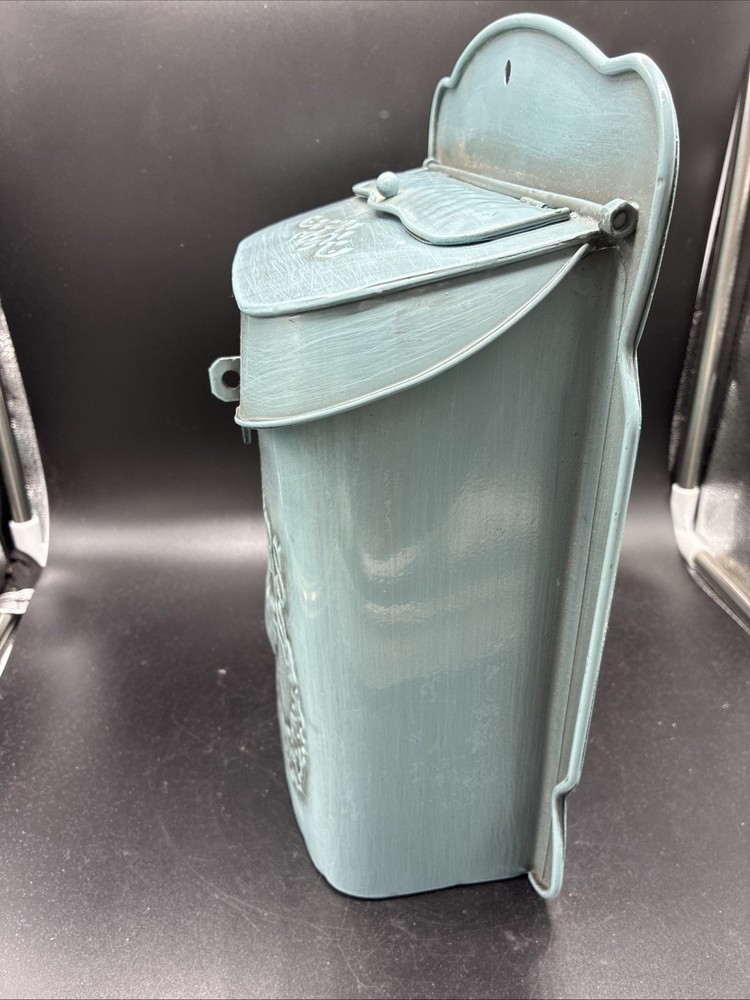 Mailbox Wall Mount Letters Post Box Front Door Decoration only Chicken