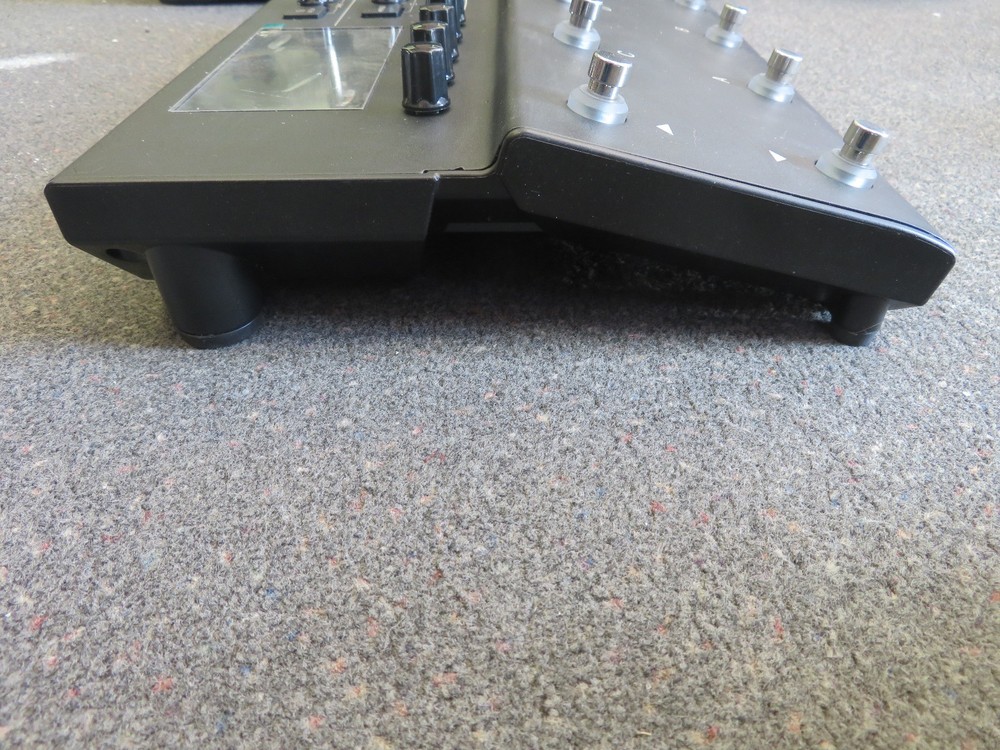 Black Line 6 Pod Go Wireless Guitar Multi-Effects Processor Pedal