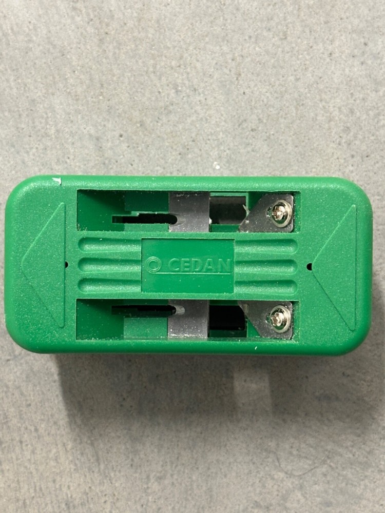 Cedan Manual Edge Trimmer 9400