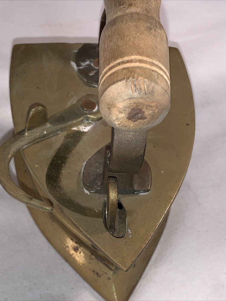 ANTIQUE SOLID BRASS COAL IRON 1800’s EXCELLENT CONDITION