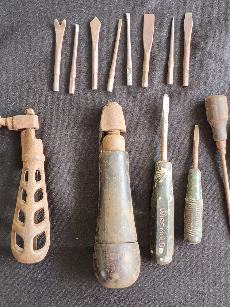 Antique Tools And Trunk 45 Items!!!!Inside !!