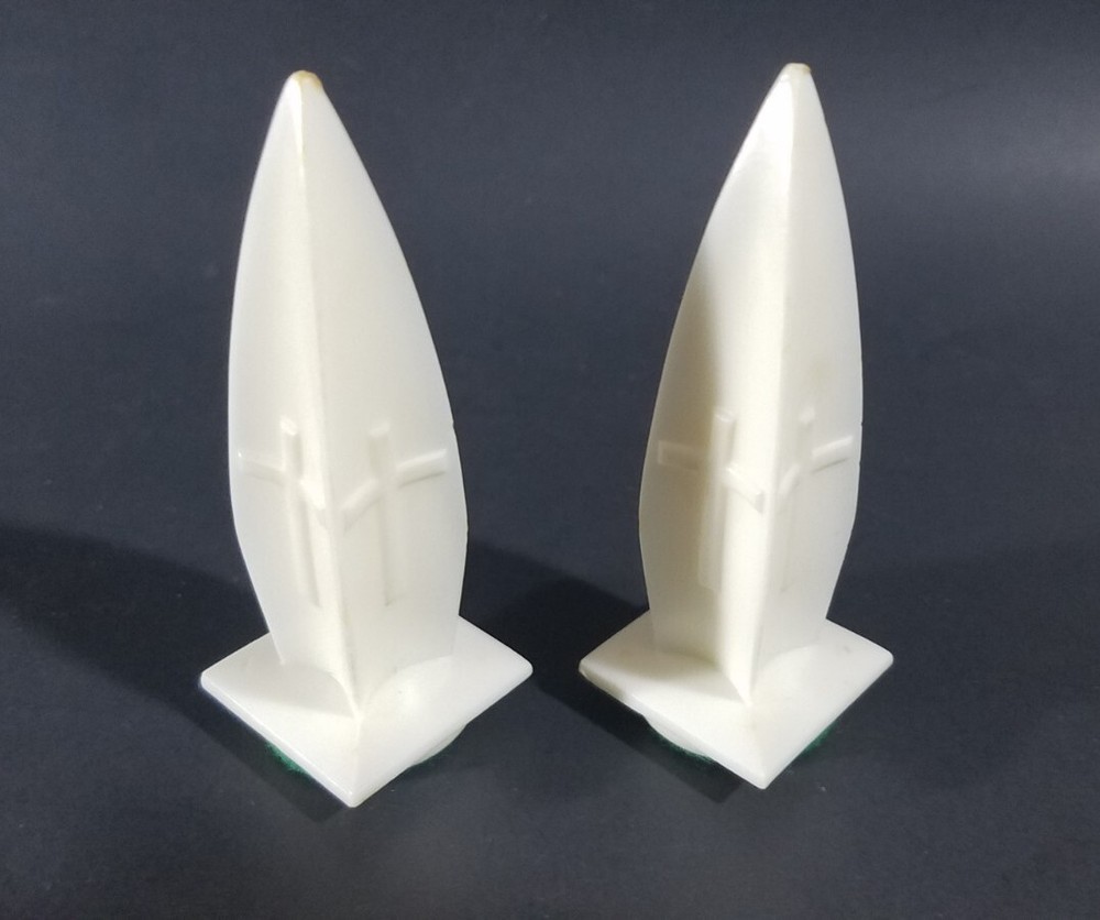 Visual Chess White Bishop x2 Replacement Pieces TAG Harvey Kidder (1965)