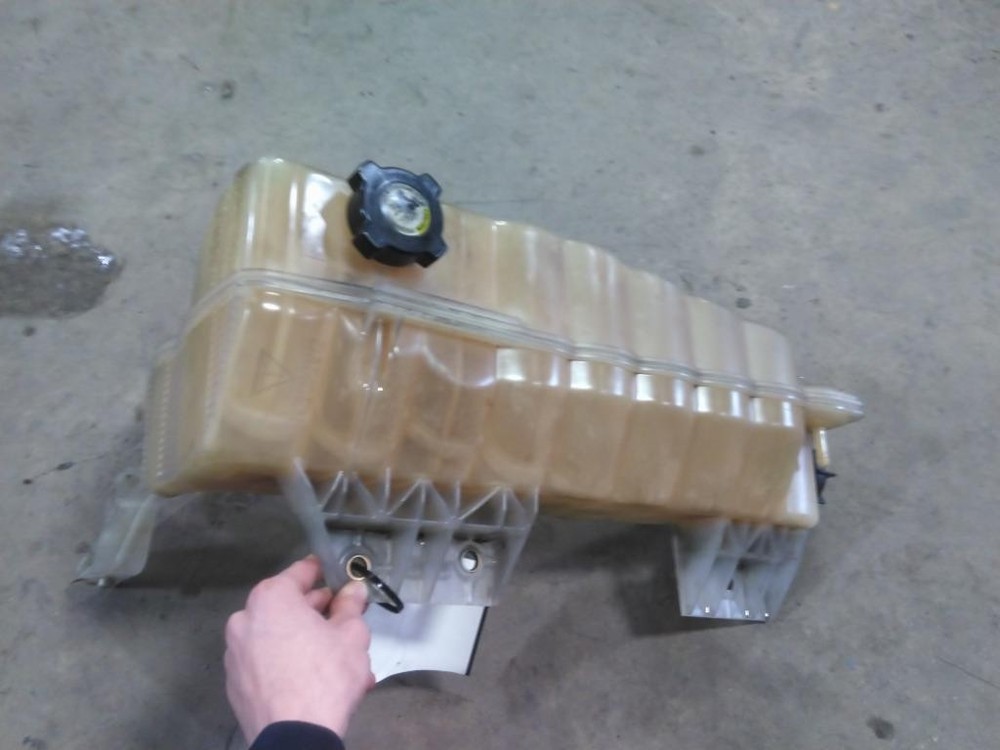 For 2018 PETERBILT 579 RADIATOR OVERFLOW TANK ,  MD