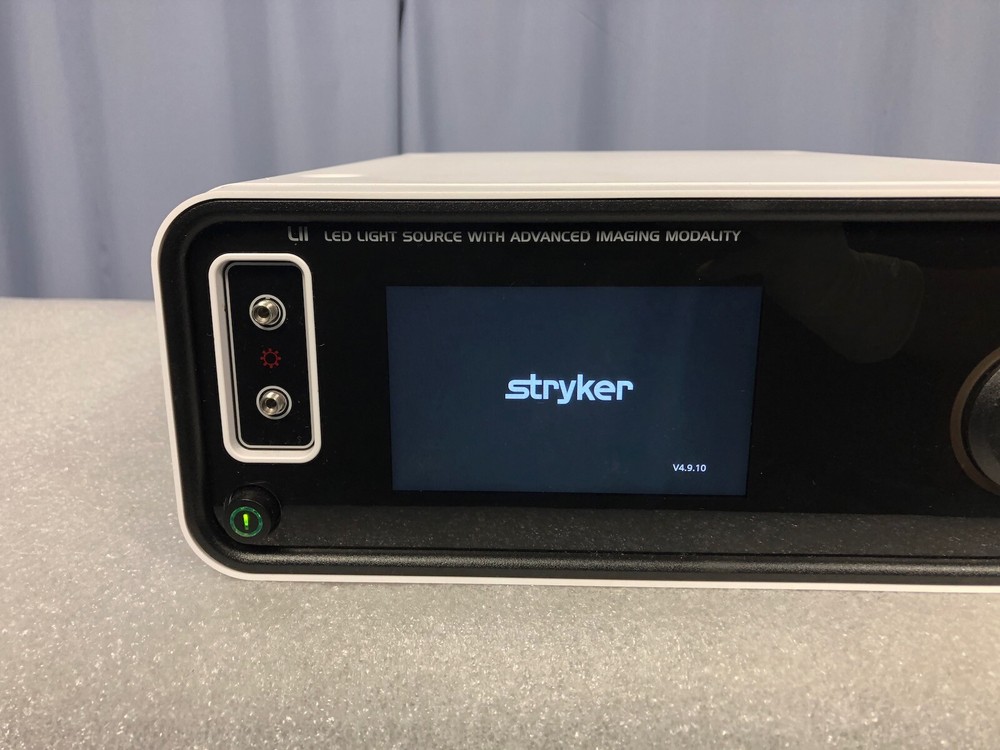 Stryker L11 AIM LED Auto Light Technology Light Source - 2019