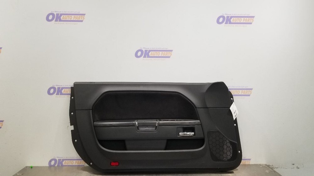 09 DODGE CHALLENGER SRT8 INTERIOR DOOR TRIM PANEL LEFT DRIVER BLACK