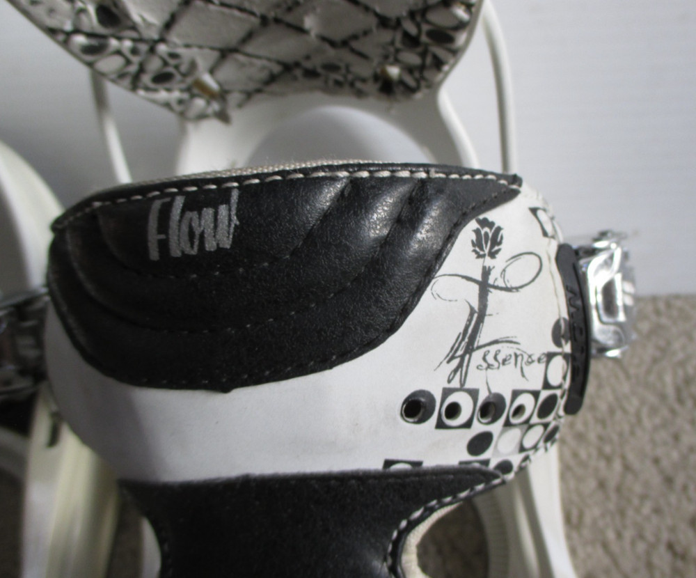 Flow Essence women's Snowboard Bindings Size Medium
