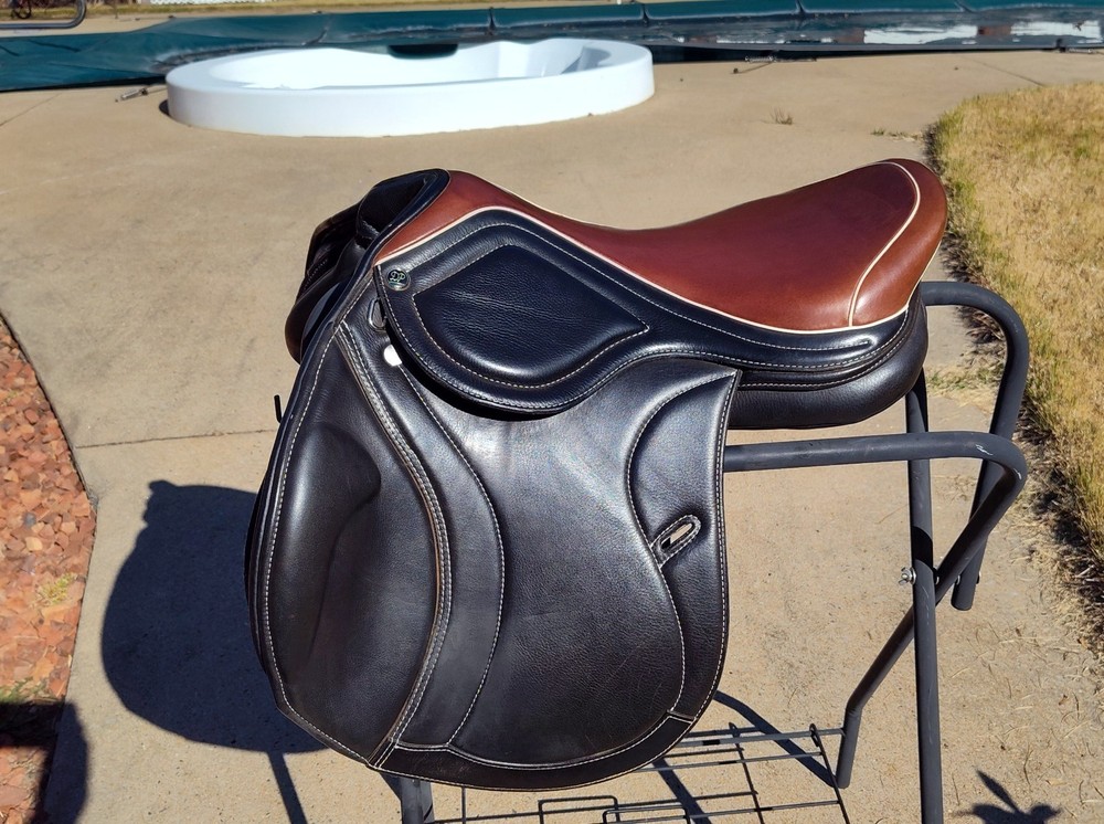 DP Saddlery Jump Saddle