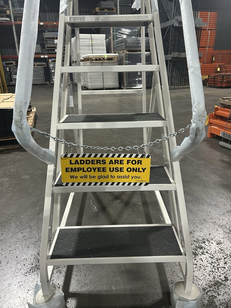 New Cotterman 4 Step Ladder-450 Lbs Capacity
