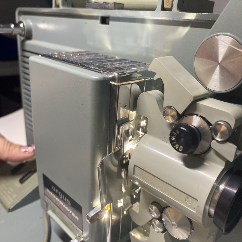 Argus Showmaster 500-A 8MM Projector