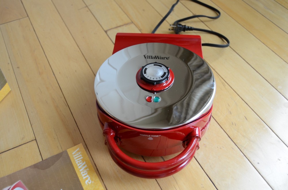 Villaware Heart Shaped Waffle Maker 7in Waffles Red