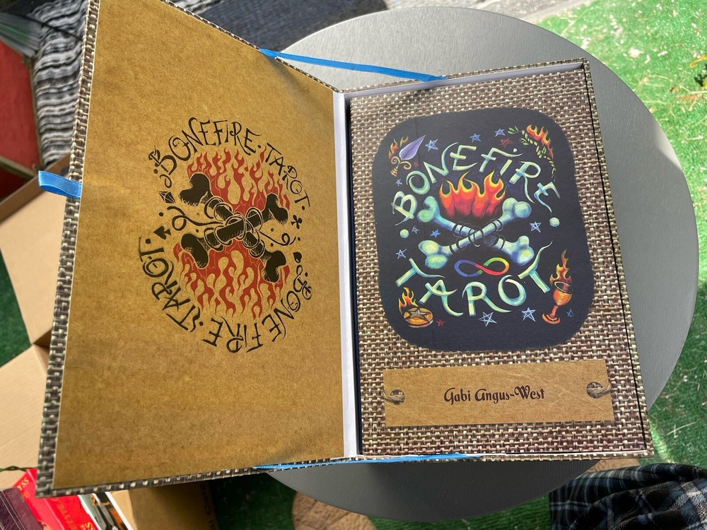 Bonefire Tarot, Collectors Box, Gabi Angus-West 2016