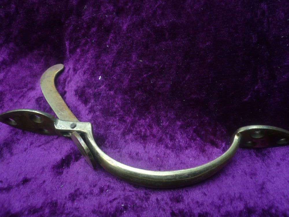 Solid brass vintage door catch (76)