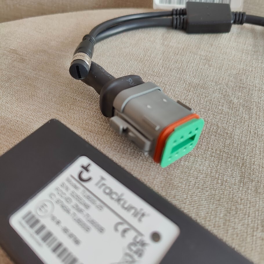 Trackunit TU600-25 Heavy Equipment Tracking Device