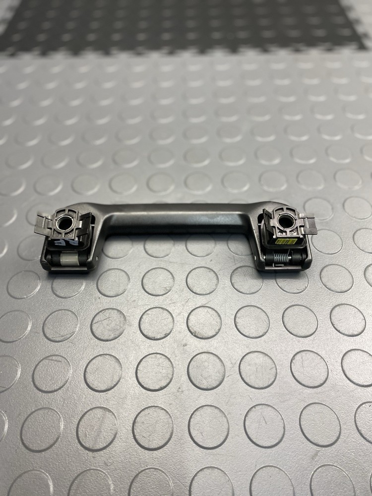 2015-2018 VOLVO V60 RIGHT FRONT PASSENGER OVERHEAD GRAB PULL HANDLE OEM