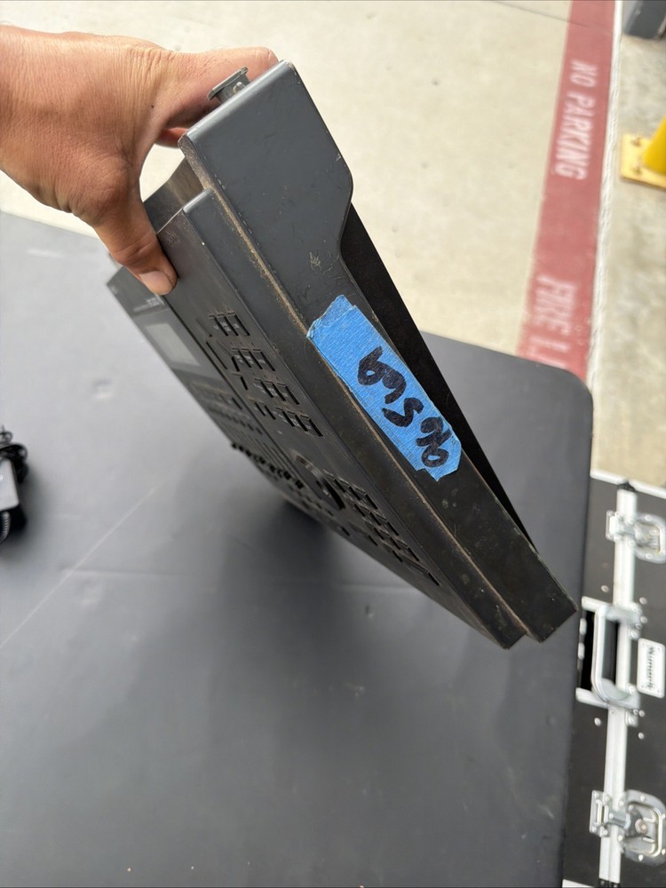 Roland MV-30 Studio M