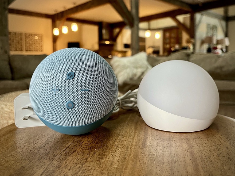 Amazon Echo Dot (4th Gen.) Smart Speaker B7W644 Twilight Blue & Echo Glow Bundle