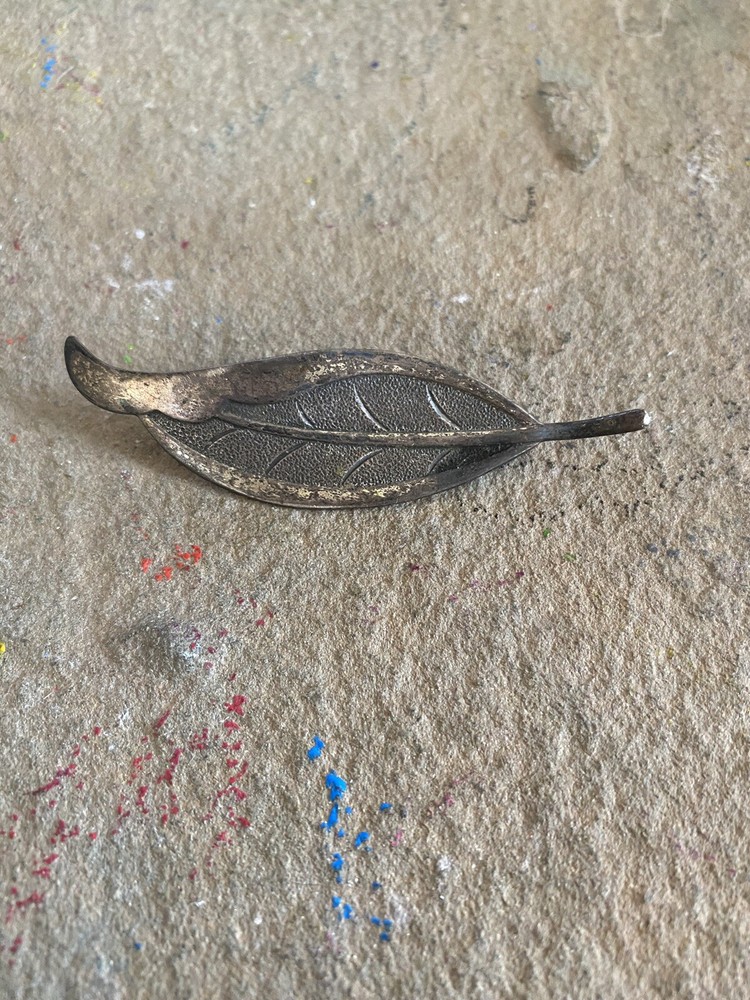 Silver Tone Brooch Pin Leaf Etched