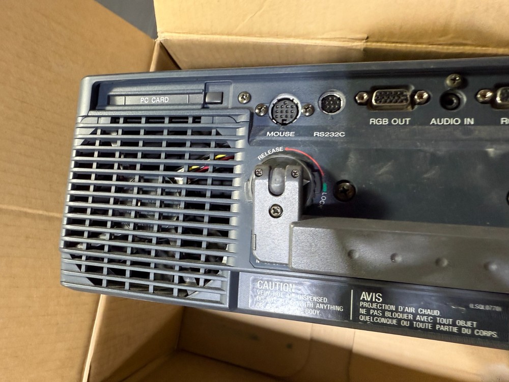 Polaroid 240 LCD Projector no remote or cables