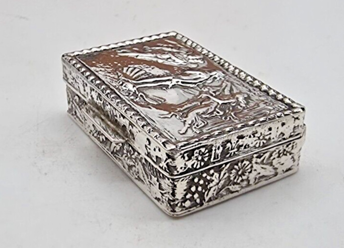 NICE CONTINENTAL .800 GRADE SILVER PILL BOX CIRCA 1930