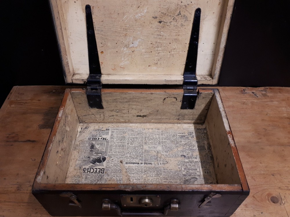 Military strong box