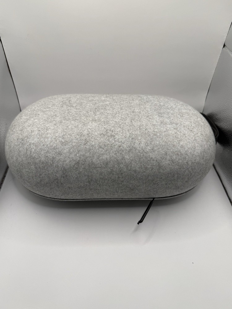 Oculus Quest 2 VR Headset Carrying Case – Light Grey Felt, Hard Shell