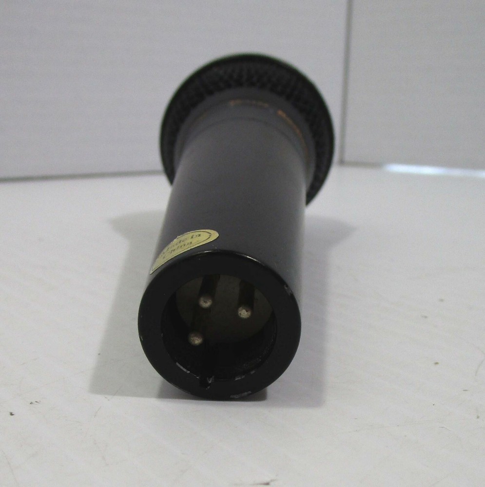 RADIOSHACK Uni-directional Dynamic XLR Microphone