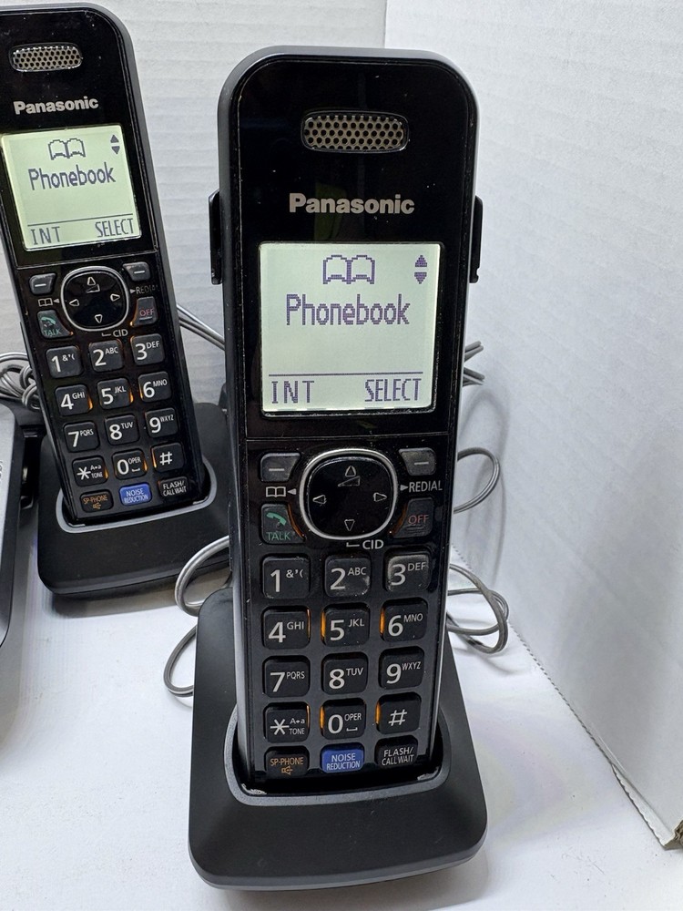 Panasonic KX-TG6841 Digital Cordless Phone System, 5 Handsets,