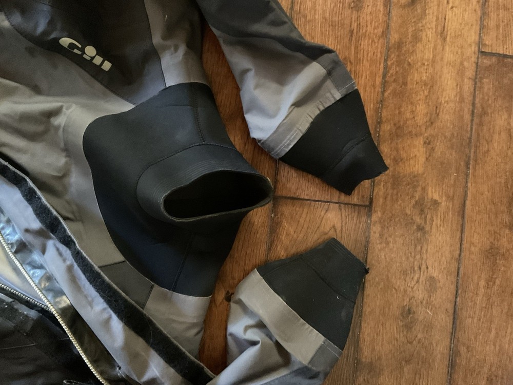 Men’s Gill Dry suit Size M