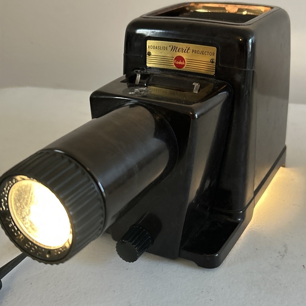 Kodak Kodaslide Merit Slide Projector. Working
