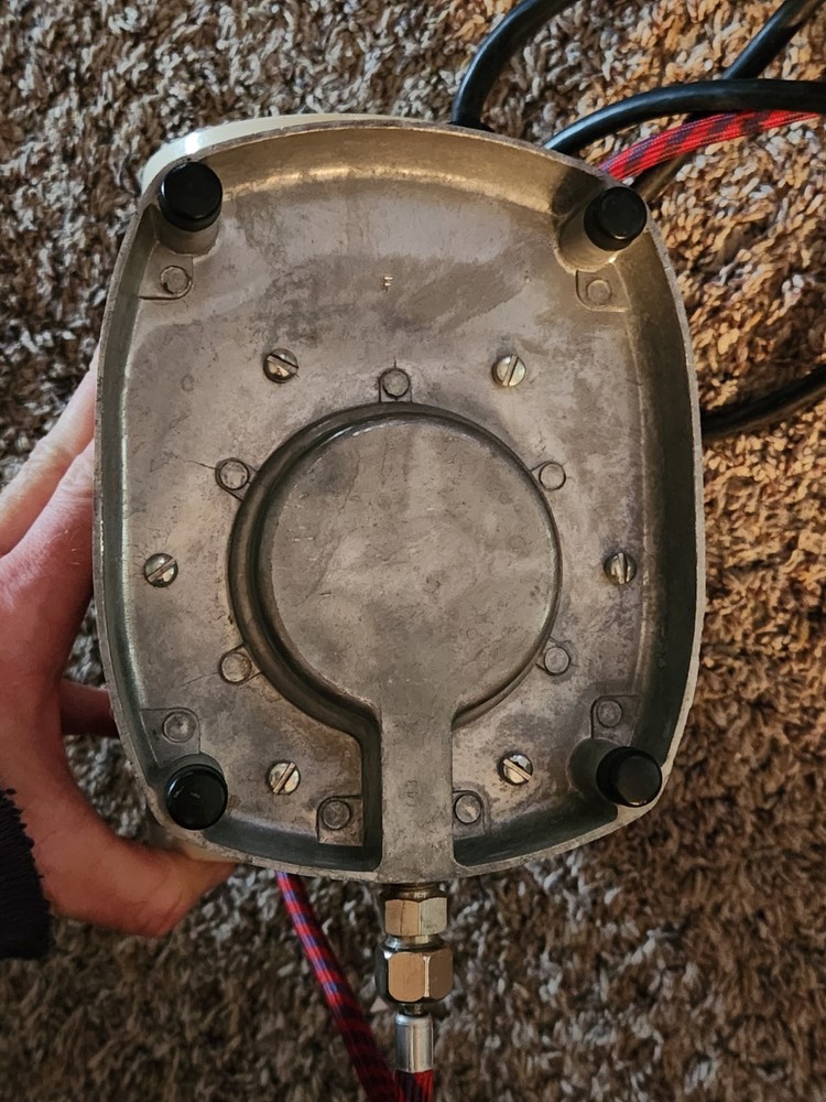 Airbrush Binks diaphragm air compressor Model 34-2025