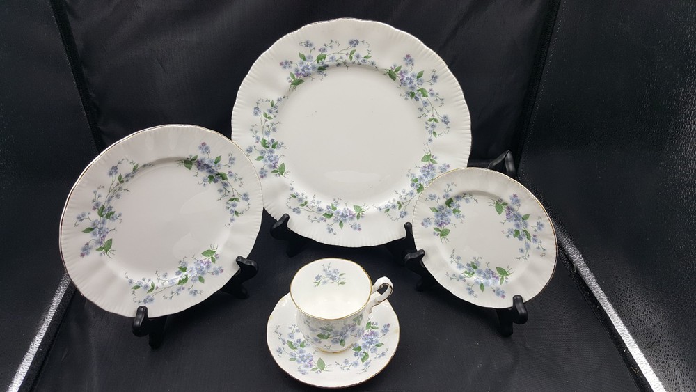 PARAGON FORGET ME NOT 5 Five Piece Place Setting (S)