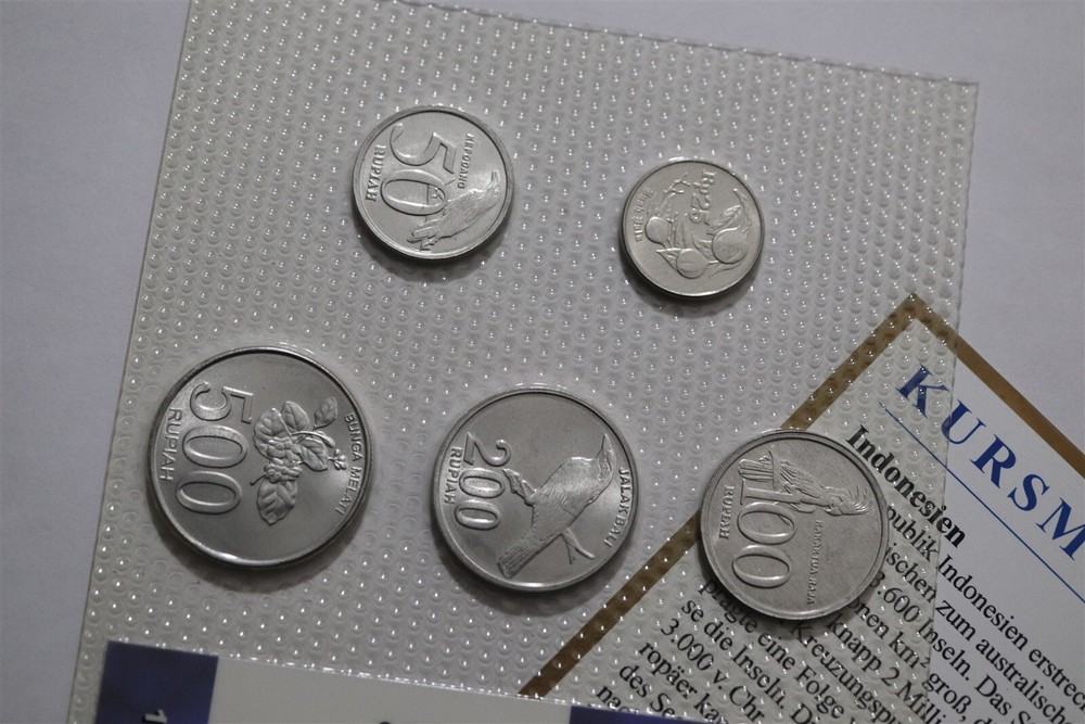 🧭 🇮🇩 INDONESIA MINT SET WITH COA B78 #18