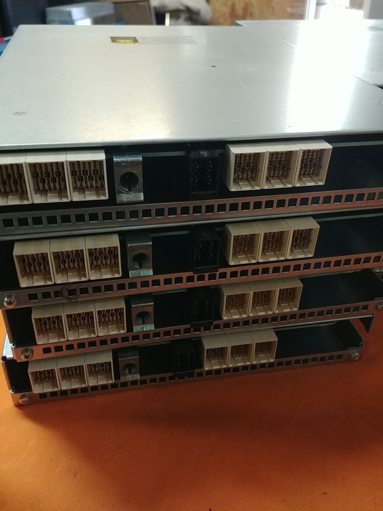 Lot of 8 NetAPP IOM6 SAS PlugIn Controller Module 111-00190+B0 (*)
