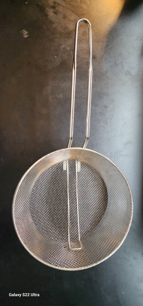 Winco MSB-10M, 10-Inch Medium Mesh Culinary Basket