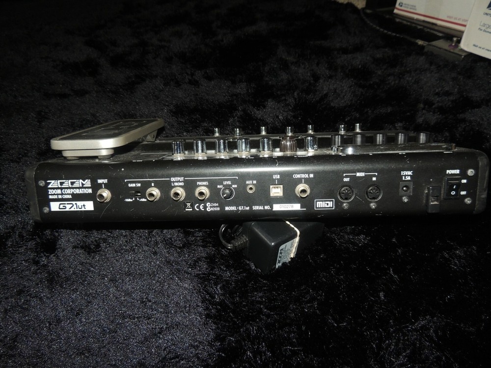 Zoom G7.1uT Tube Multi Effects Pedal Processor w/Power Supply