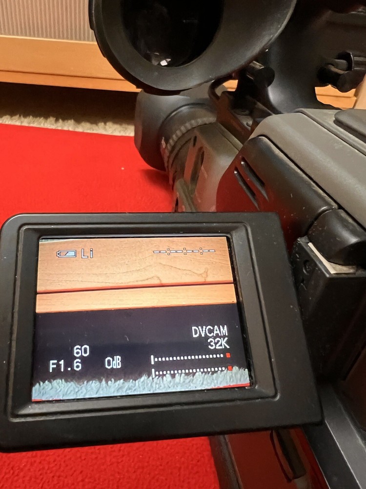 Mini DV-DVCAM Camcordes Sony DSR250