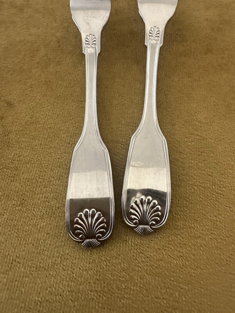 —(2) — Mikasa Sheldon Satin Dinner Forks () - SHELL PATTERN
